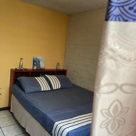 Pool House Hostel Santa Ana Bagian luar foto