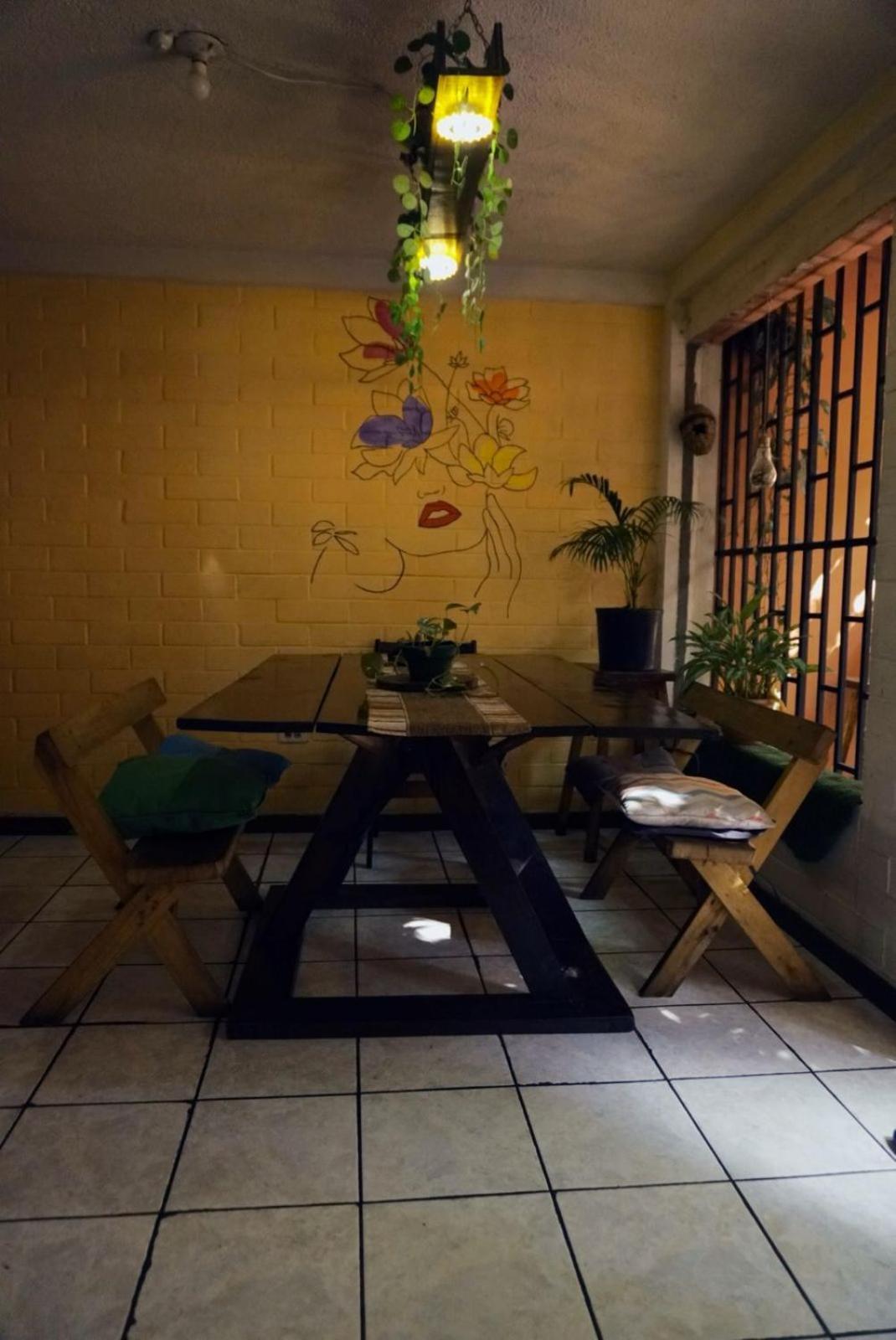 Pool House Hostel Santa Ana Bagian luar foto