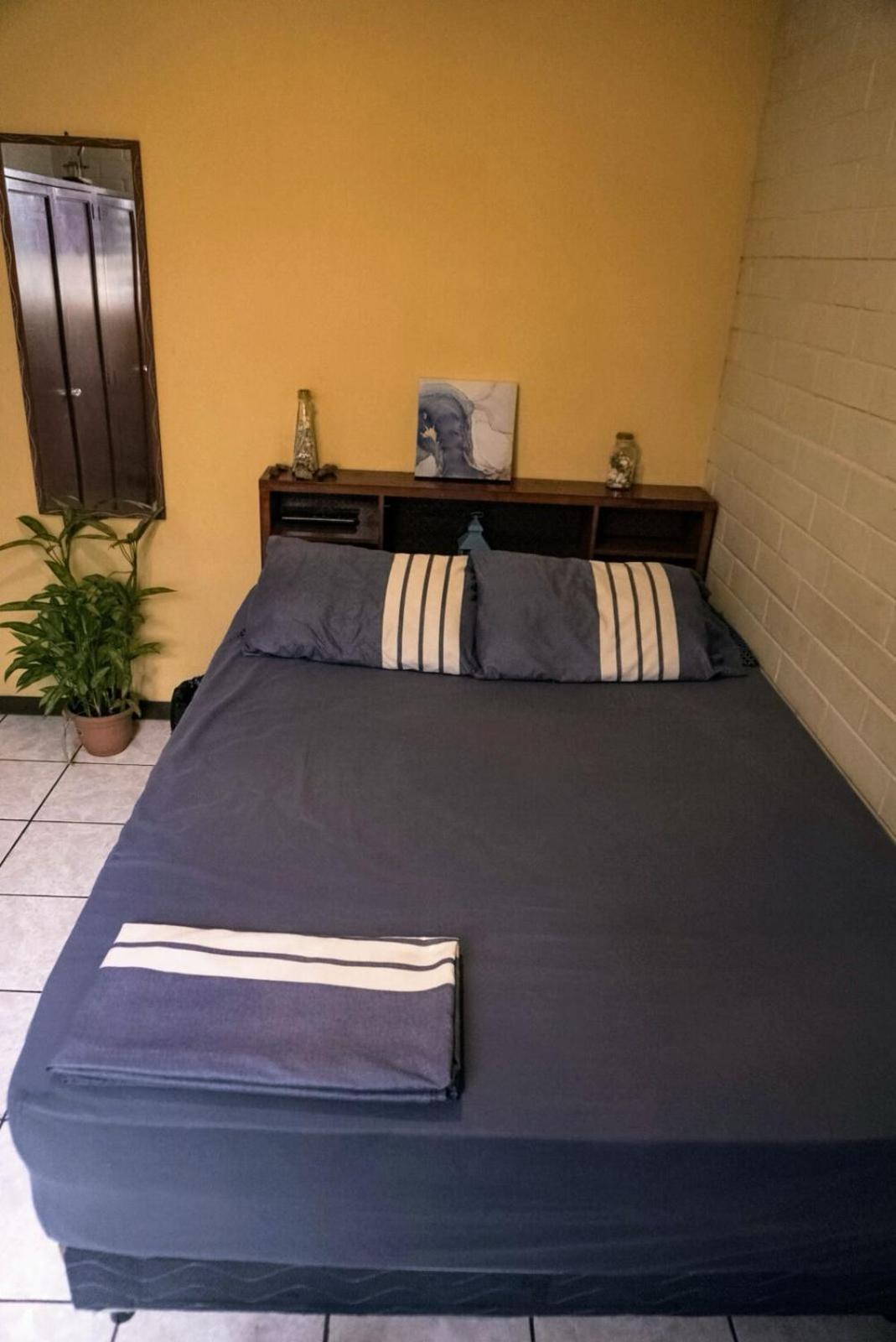 Pool House Hostel Santa Ana Bagian luar foto